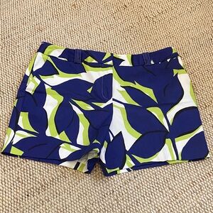 NWT Worthington Modern Fit Blue and Green Leaf Print Women's Shorts Size 8